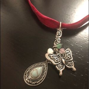 SOLD ❗️Red velvet choker